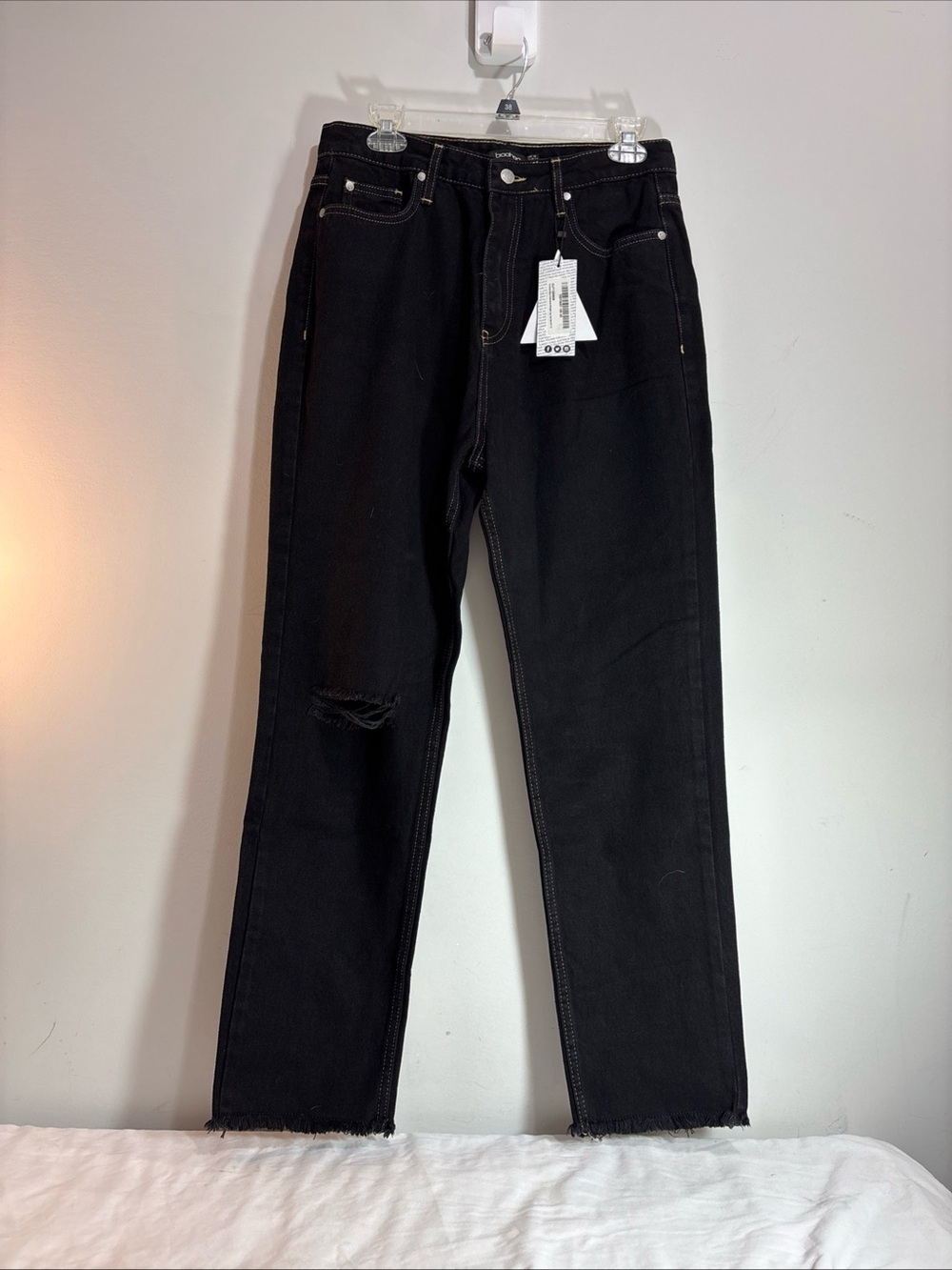 Boohoo Women’s Black Straight-Leg Men's Jeans - Classic Washed Black J-57